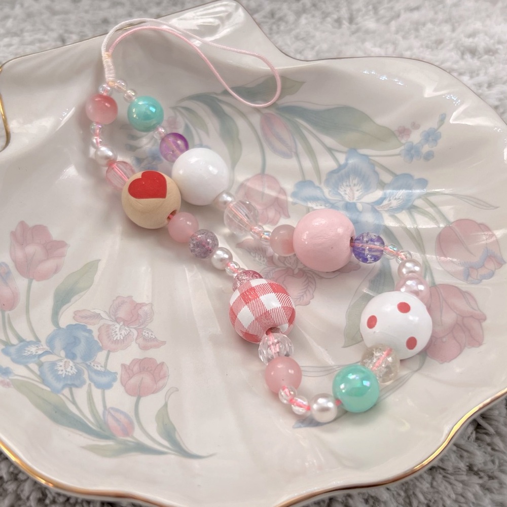 🌸3/$10) Handmade beads phone or key charm